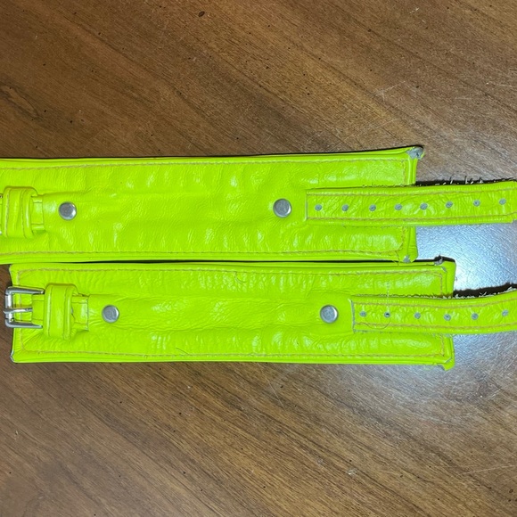 Neon Yellow Handmade Leather cuff jewelry - Picture 3 of 6